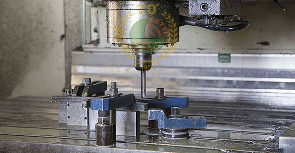 OFFICINA MECCANICA BETTI MARINO S.R.L. - Carraia (LU) - Lavorazioni di Foratura con Trapano Verticale e Trapano Radiale